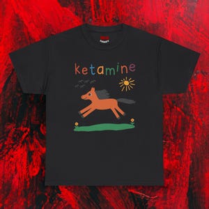 Grappig shirt, ketamine-paardenshirt, schattig meme-T-shirt, ketamine-graphic T-shirt, EDM-festivaloutfit, oversized gewassen T-shirt, BFF-cadeaus Black