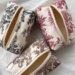 Toile de jouy makeup bag - aesthetic quilted canvas handmade cosmetic bag, medium size 20*12*9 cm