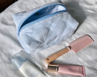 Handgemaakte blauwe velours make-uptas - gewatteerd cosmetisch zakje - stijlvolle beautycase
