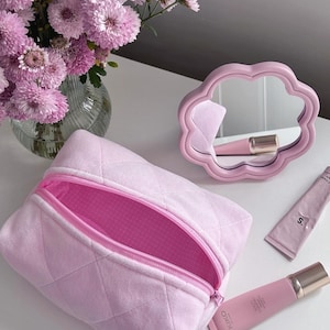 Gesteppte Rosa Velour Make-up Tasche - Stilvolle Beauty Case & Handgefertigte Kosmetiktasche