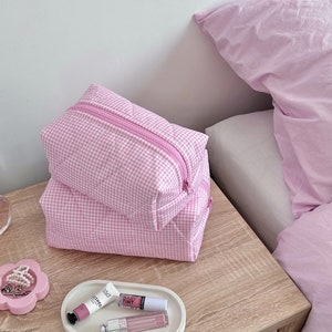 Gingham makeup bag - handmade, quilted, pink gingham cosmetic bag, pouch bag, cute cosmetic bag, aesthetic zipper pouch
