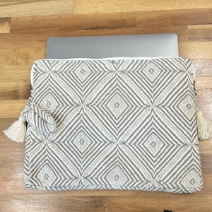 Eco-Friendly Hemp Laptop Sleeve: Padded 15 Inch Laptop Bag