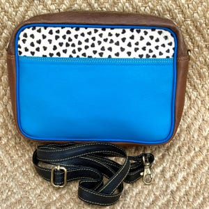Sac bandoulière en cuir coloré à imprimé animal | bandoulière en cuir recyclé | Cartable en cuir coloré | Cadeau unique pour elle |