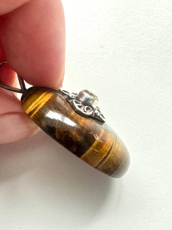 Ciondolo Artigianale Con Occhio Di Tigre Incorniciato In Rame. Fatto A Mano, Stile Etnico, Unico!