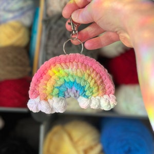 Gehäkelte Plüsch Pastell Regenbogen Keychain