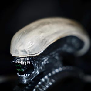 Alien Xenomorph Desk Buddy