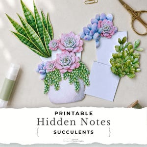 Puede incluir: Notas de papel imprimibles con ilustraciones en acuarela de varias suculentas, incluyendo sansevierias, echeverias rosas y plantas colgantes verdes. El set incluye tarjetas blancas rectangulares en blanco y recortes decorativos con el texto PRINTABLE Hidden Notes SUCCULENTS journal Works Studio.