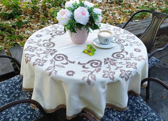 50" Round vintage tablecloth with cross stitch embroidery Yellow embroidered tablecloth for a round table Vintage embroidered table top