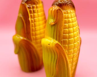 Vintage Corn Cob Salt & Pepper Shakers: 1960s Kitsch Kitchen Decor