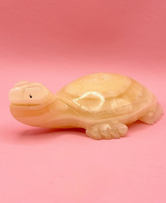 ヴィンテージの手彫りオニキス亀の置物：天然石彫刻 - Etsy 日本