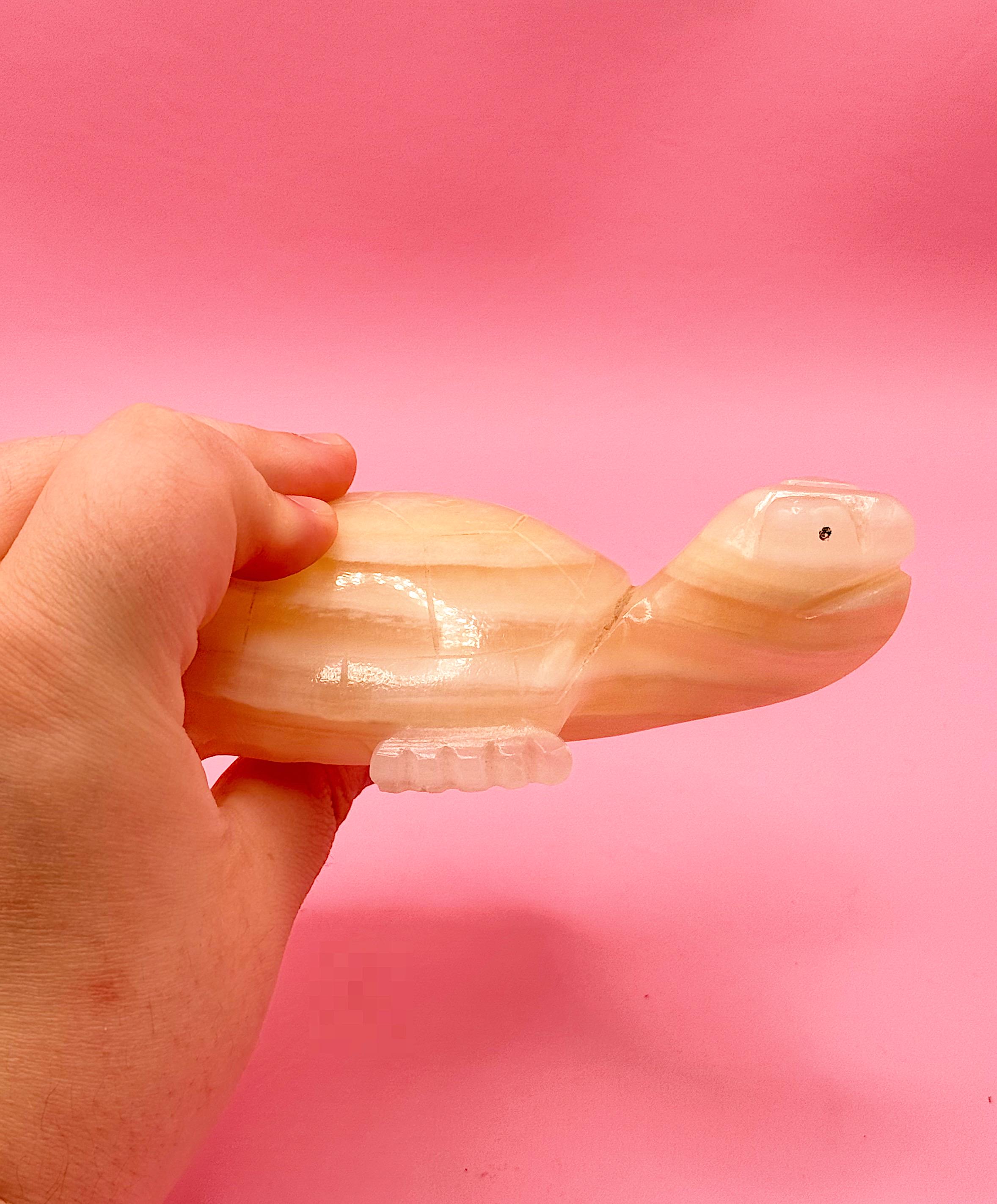 ヴィンテージの手彫りオニキス亀の置物：天然石彫刻 - Etsy 日本