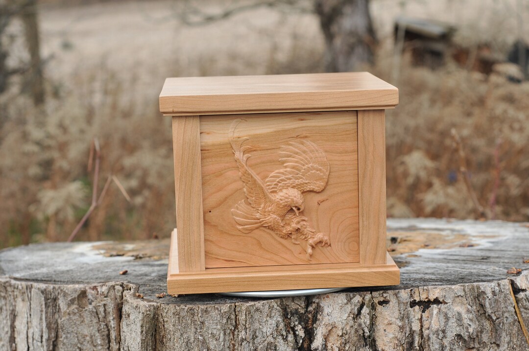 Majestic Eagle Cremation Urn, Patriotic Memorial Vessel, Keepsake