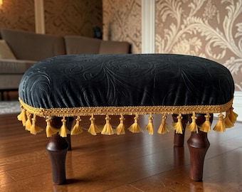 Poggiapiedi, ottoman, pouf, velluto, legno vintage. Grafite
