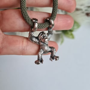 Ciondolo orango, ciondolo scimmia, scimmia d&#39;argento, ciondolo orango da donna