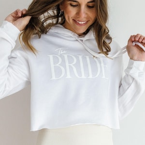 Braut Hoodie | Braut Sweatshirt abgeschnitten | Braut PJs immer bereit Outfit | Crop Top Braut Junggesellinnenabschied Shirt | Personalisiertes Braut-Hemd