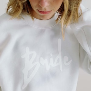 Braut-Sweatshirt | Minimalistische Brautbekleidung | Hochzeit Sweatshirt | Verlobung Geschenk | Brautparty Geschenk | Braut Sweats
