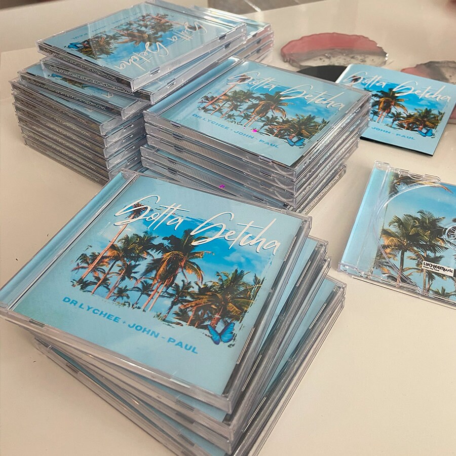 Bulk wrapped pre-printed CD-R with offset litho or silk screen printing