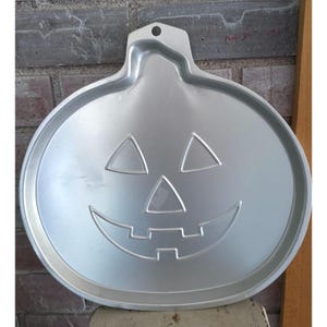 Vintage Jack-O-Lantern Halloween Wilton Cake or Cookie Pan 2105-6207 Indonesia