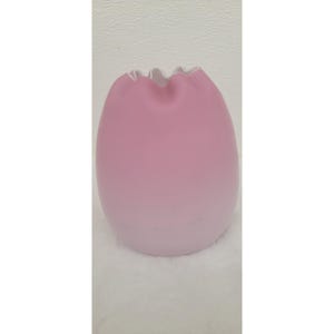 Vintage Pink Rose Ombre Satinglas 7 &quot;dekorative Vase mit gekräuseltem Rand
