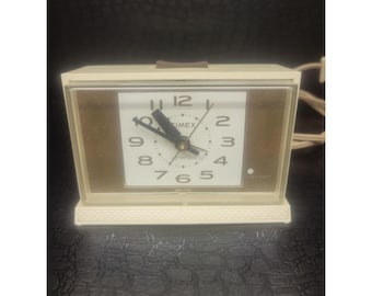 Vintage Timex elektrisk väckarklocka i två färger