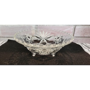 Vintage 1950s Anchor Hocking Early American Prescut Star of David Footed Bowl