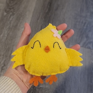 Figura de juguete de fieltro de pollito de Pascua