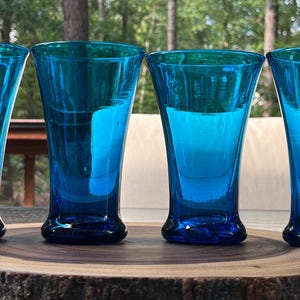 Set of 4 Hand Blown Turquoise Color Glasses 5&quot; Tall