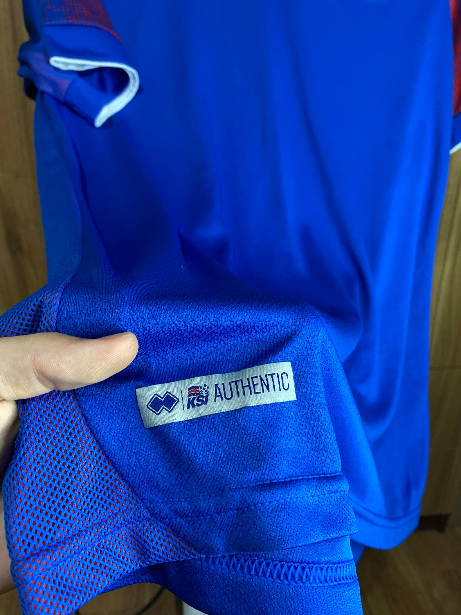 Up-Close: Iceland 2018 World Cup Erreà Home and Away Jerseys - FOOTBALL