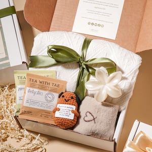 Coffret cadeau douillet Coffret soins personnels Coffret détente Cadeau pour casanier Cadeau pour patient hospitalisé Chaussettes pelucheuses Sachet de thé Bien-être après la chirurgie Soins de confort