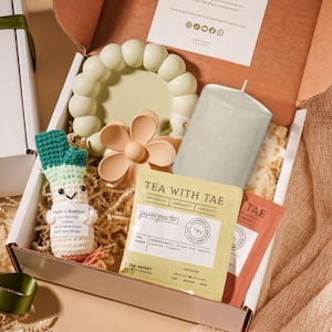 Christmas Gift Box for Women Personalized Self Care Set Wellness Spa Gifts for Mom Employee Appreciation Custom Holiday Gift Sister In Law