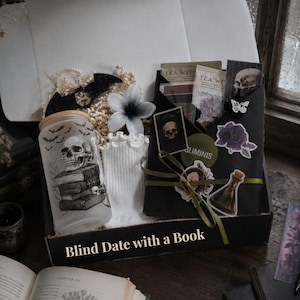 dark academia bookish box blind date with a book gift fantasy gifts for women book lover birthday gift Halloween box set romantasy reader gift book girl aesthetic mystery book gift surprise reading box gothic academia gift literary lover present cozy reading night gift moody bookworm gift fantasy romance book fan gift unique gift for readers