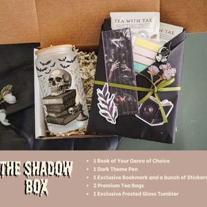 Blind Date with a Book Halloween Box Thriller Fiction Surprise Gift for Bookworms Spooky Book Lover Present Mystery Reading Nook Treat for Her

Halloween Book Box Gift Thriller Mystery Fiction Blind Date Surprise Gift for Bookworm Spooky Season Present for Reader Cozy Autumn Reading Gift