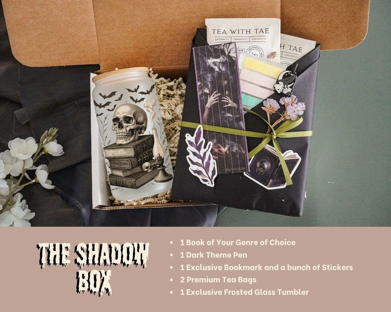 Blind Date with a Book Halloween Box Thriller Fiction Surprise Gift for Bookworms Spooky Book Lover Present Mystery Reading Nook Treat for Her

Halloween Book Box Gift Thriller Mystery Fiction Blind Date Surprise Gift for Bookworm Spooky Season Present for Reader Cozy Autumn Reading Gift