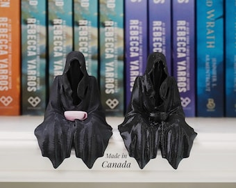 ACOTAR Suriel Shelf Sitter 3D Printed Suriel Figurine with Tea Cup Suriel Grim Reaper Sitting On A Shelf ACOTAR Gifts Velaris Ghost Fantasy