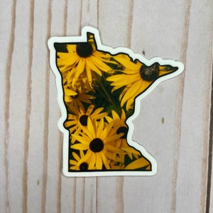 Minnesota Outline Flowers With Bee 3” Vinyl Sticker