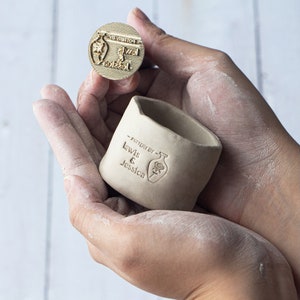 Tampon en argile personnalisé Concevez vos créations de poterie uniques, Tampon de poterie personnalisé, 4 mm-8 mm de profondeur, 1,5 cm-5 cm de diamètre, Outils en céramique image 1