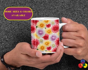 Taza 11 oz regalo floral único: Taza blanca con dalias, interior rosa, ideal para parejas y seres queridos.