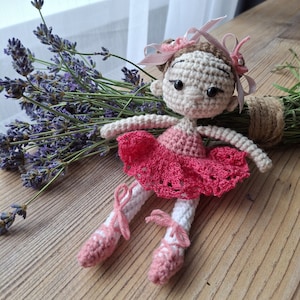 Crochet Ballet Dancer Doll – Adorable Handmade Gift with Tutu for Kids or Decor
