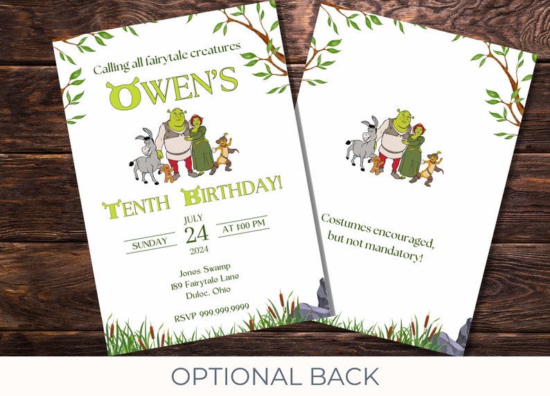 Op de afbeelding: Een groene en witte verjaardagsuitnodiging met Shrek, Fiona, Ezel en de Gestiefelde Kat. De uitnodiging is voor Owen's tiende verjaardag op zondag 24 juli om 13:00 uur. De uitnodiging bevat het adres en RSVP-informatie.