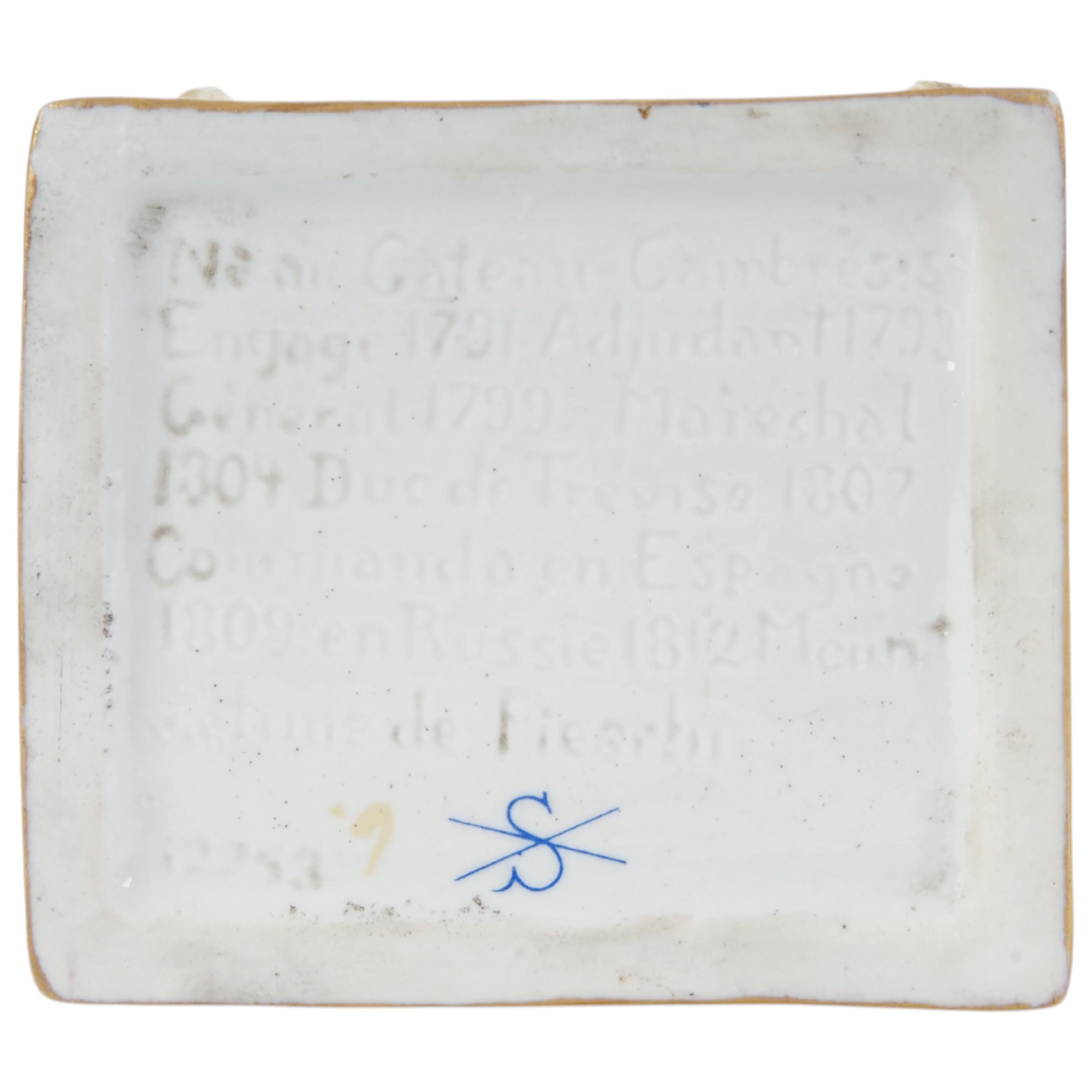 磁器の像「モルティエ」、ドイツ（民主共和国）、シャイベ＝アルス