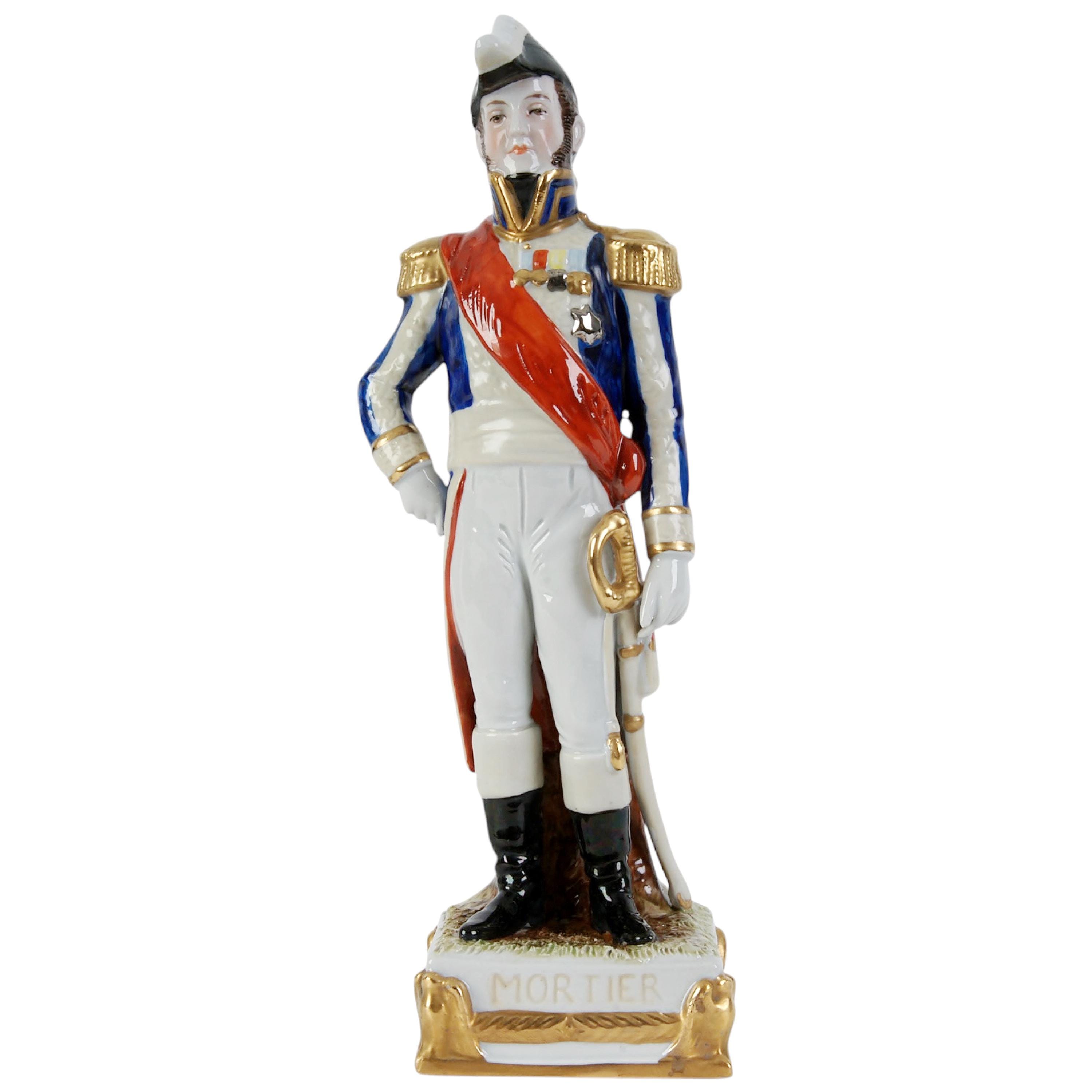 磁器の像「モルティエ」、ドイツ（民主共和国）、シャイベ＝アルス