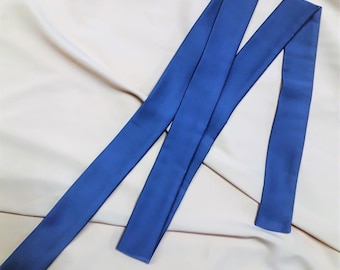 Attache en satin, Attaches soyeuses, Bondage avec sangles en soie, Menottes en satin, Bondage simple, Cravates en soie, Ruban de soie, Commande personnalisée