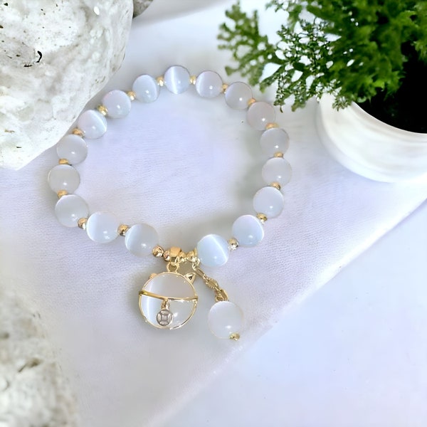 Opal beaded bracelet, lucky cat pendant, perfect BFF gift, mom and me bracelet, Anniversary gift, perfect for the summer.
