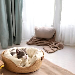 竹編みの居心地の良い猫犬用巣バスケット、犬猫用クッション付きペットベッド、猫用クリスマス洞窟、ペット愛好家へのギフト