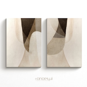 Könnte beinhalten: Zwei abstrakte Gemälde mit geometrischen Formen in Braun- und Beigetönen. Die Gemälde sind auf Leinwand und haben eine strukturierte Oberfläche.