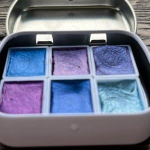Ocean 6 Colour Handmade Watercolour Palette Iridescent Shimmer Metallic Granulating Colours Tin Box: Blue Purple Aquarelle Caligraphy Ink