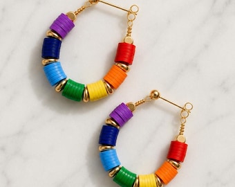 Orecchini arcobaleno / Gioielli LGBTQIA+ / Gioielli Pride / Cerchietti fatti a mano / Orecchini a perno dorati con dischi colorati / Accessori Pride