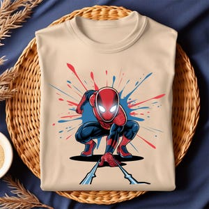 T-shirt cool de super-héros araignée PNG | Clipart t-shirt style bande dessinée| Chemise Web Slinger rouge bleu | Chemise de fan Marvel, Fighter Sublimation PNG à télécharger