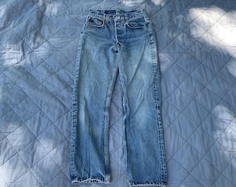 Vintage 80s Levi's 501 Jeans mit geradem Bein - Made USA - Größe 30x31