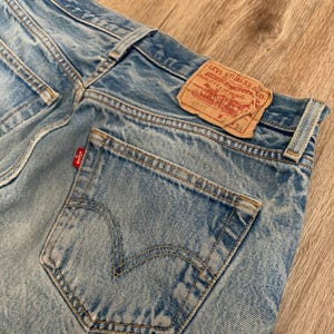 Jeans vintage Levi's 501 Buttonfly a gamba dritta, anni 2000 - taglia 32x32 immagine 6